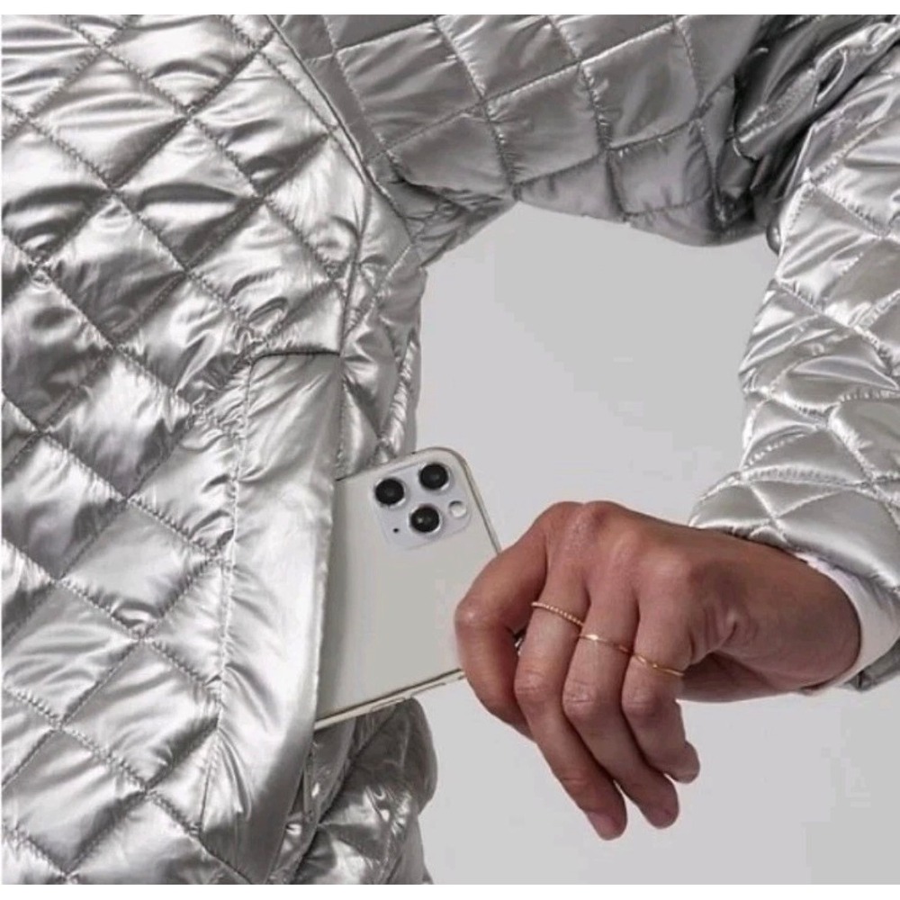 Athleta  Whisper Featherless Metallic quilted jacketSilver Zip Jacket sixe L - Picture 3 of 9